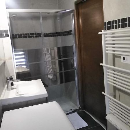 Détente - Appartement et poutres apparentes Béziers Esterno foto