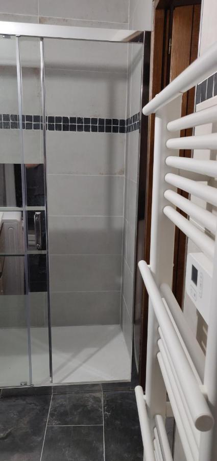Détente - Appartement et poutres apparentes Béziers Esterno foto