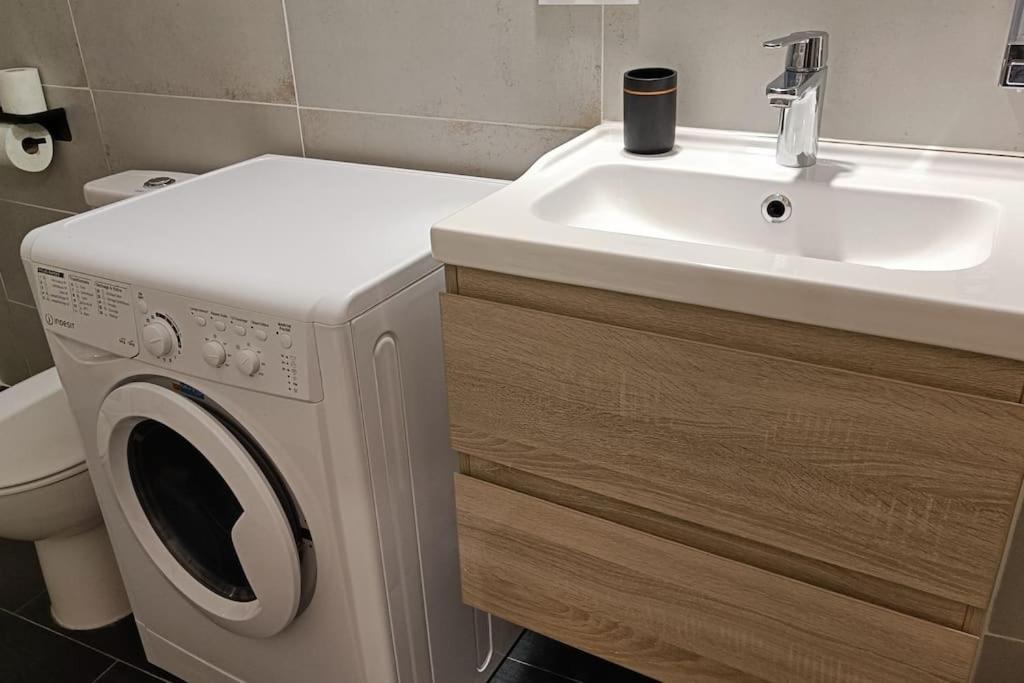 Détente - Appartement et poutres apparentes Béziers Esterno foto