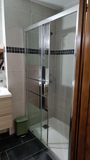 Détente - Appartement et poutres apparentes Béziers Esterno foto