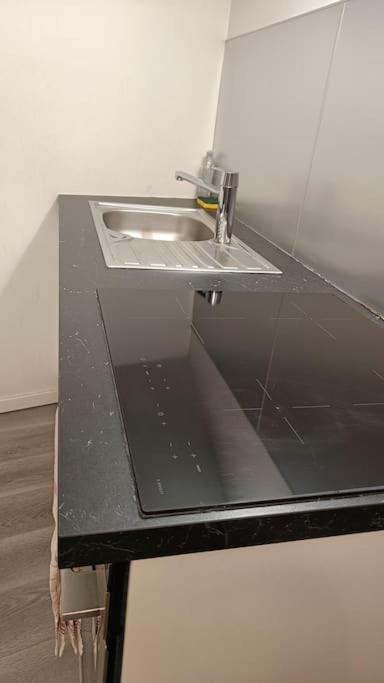 Détente - Appartement et poutres apparentes Béziers Esterno foto