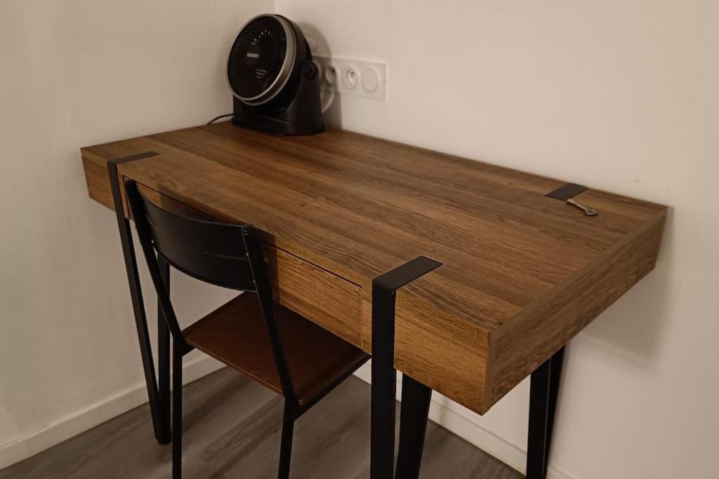 Détente - Appartement et poutres apparentes Béziers Esterno foto