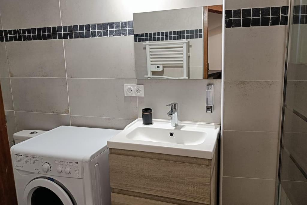 Détente - Appartement et poutres apparentes Béziers Esterno foto