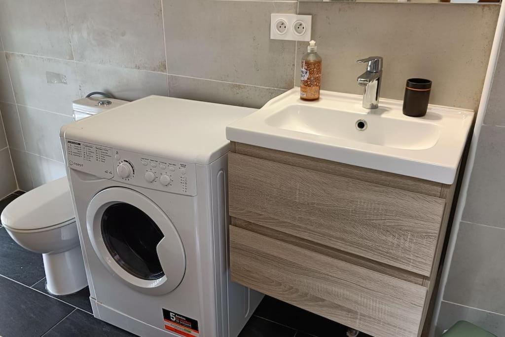 Détente - Appartement et poutres apparentes Béziers Esterno foto