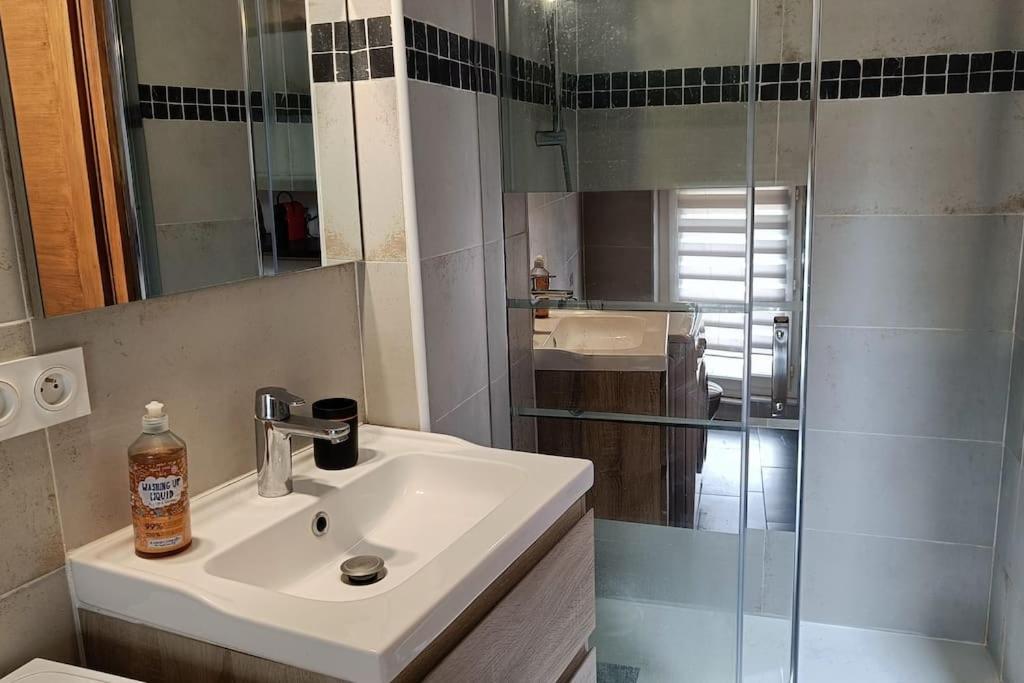 Détente - Appartement et poutres apparentes Béziers Esterno foto